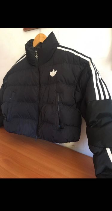 Czarna kurta Adidas