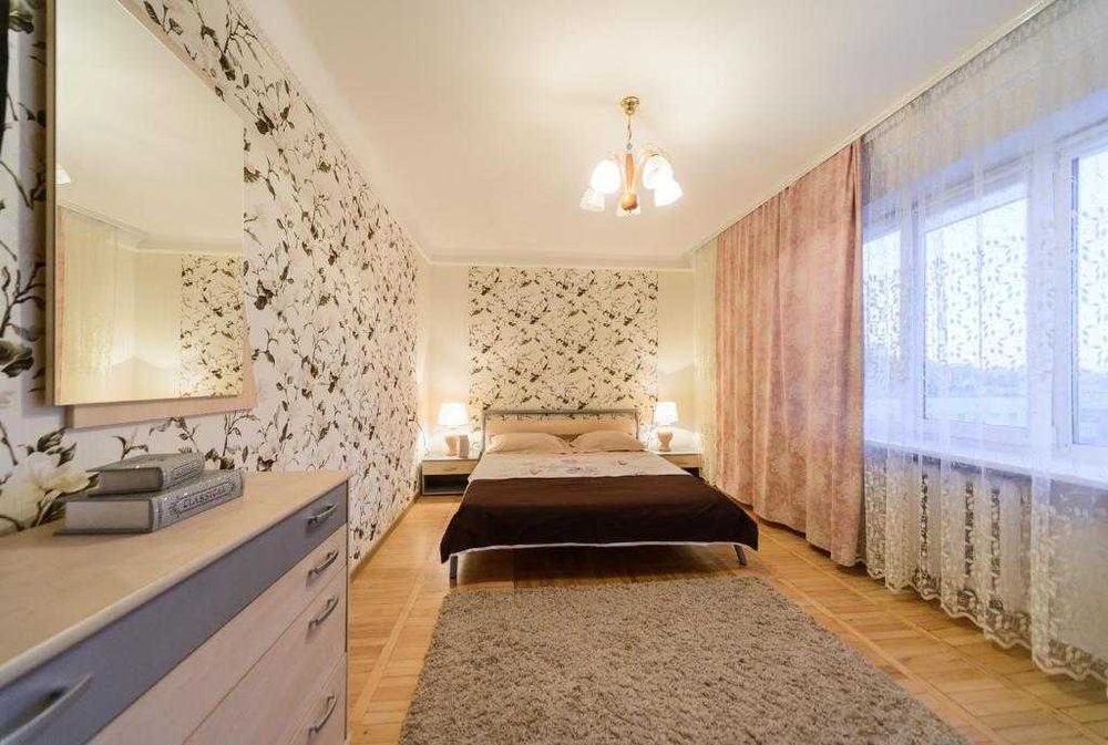 Квартира посуточно Подобово Почасово Кловська Палац Спорту Центр Київ