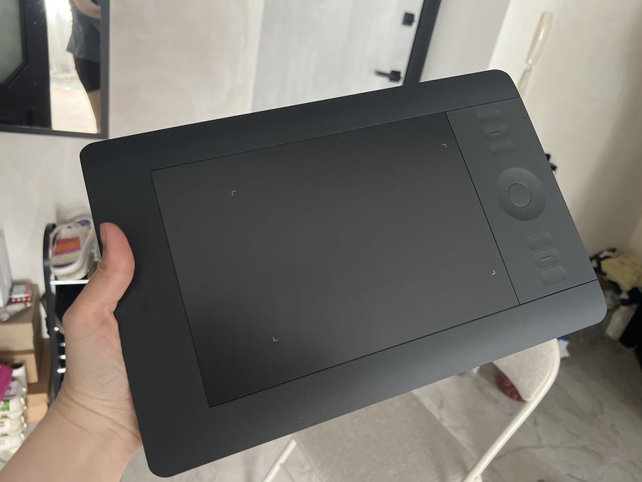 Графічний планшет WACOM INTUOS 5 touch