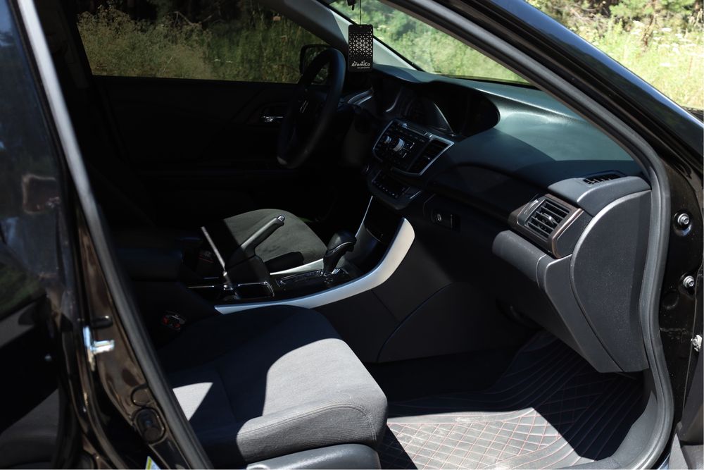 Продам Honda Accord 2014 года, 2.4 газ/бензин