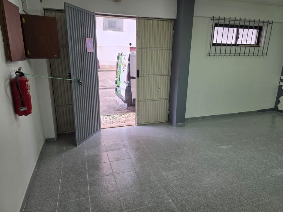 Armazém / Garagem