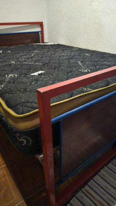 Cama e colchão para vender