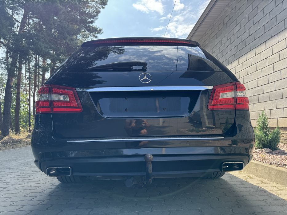 Задня кришка багажника w212 mercedes ляда стоп 197