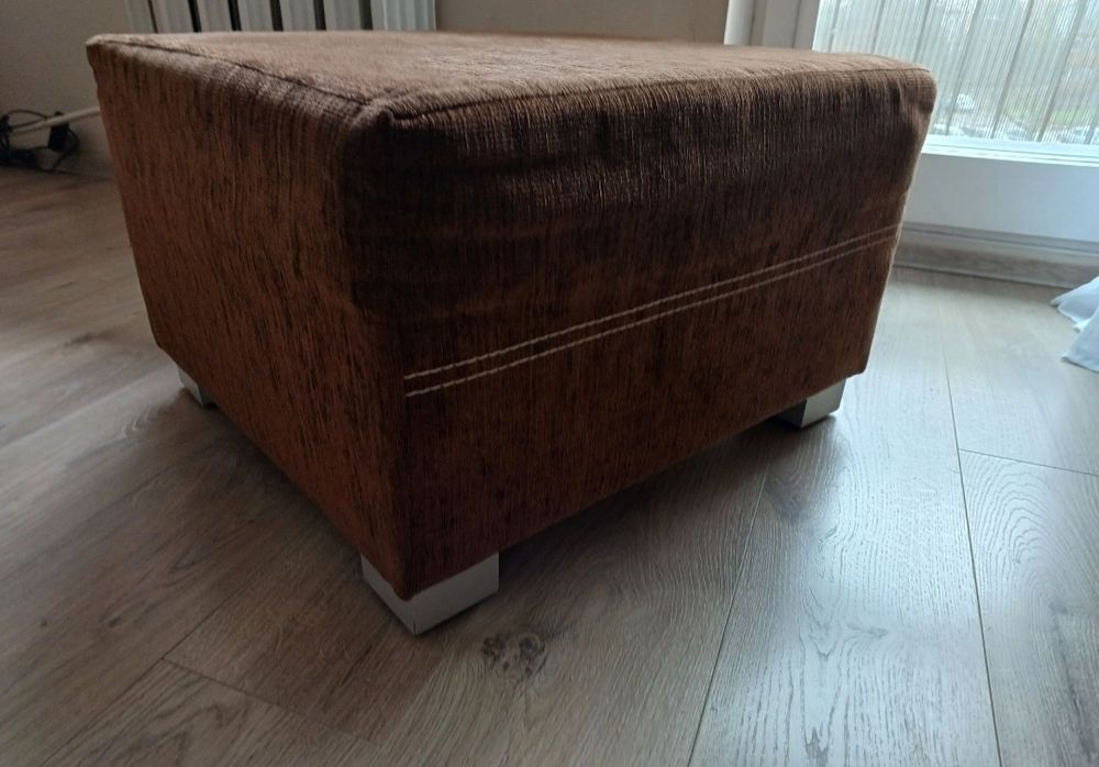 Brązowa pufa 57x62