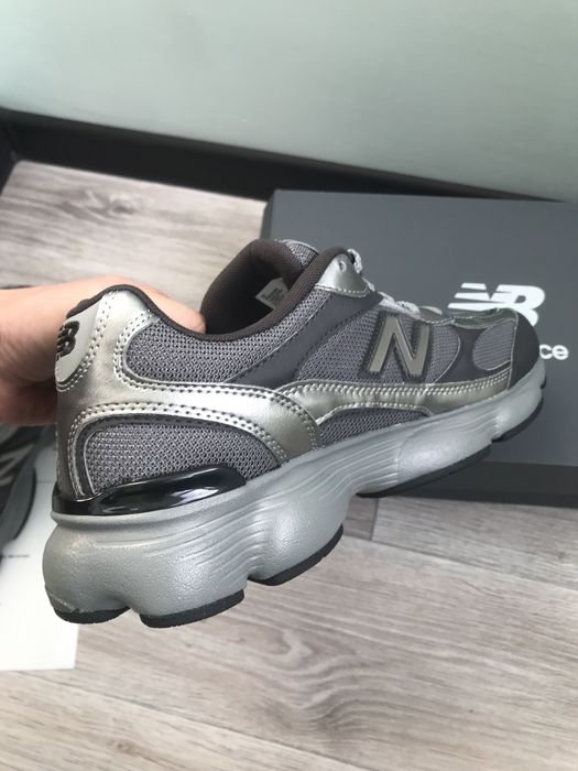 кросівки new balance 630