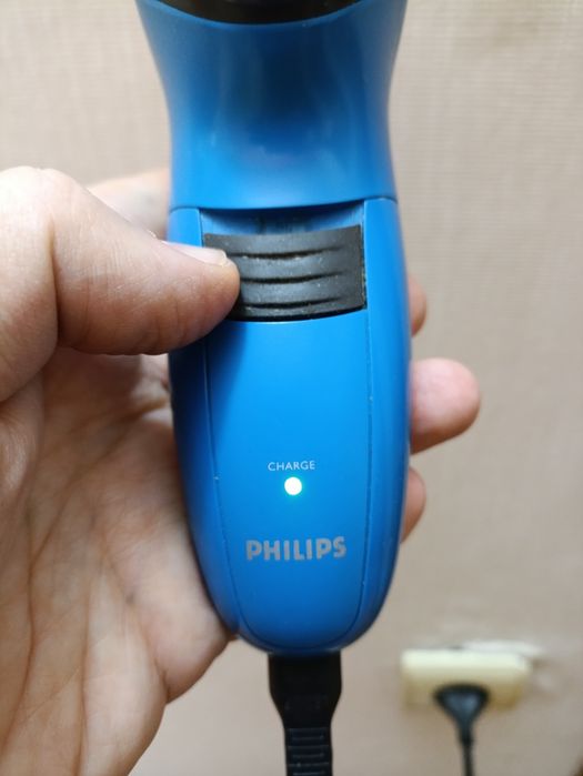 Бритва електрична Філіпс Philips з трьома плаваючими головками