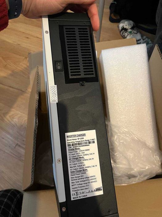 Гибридный инвертор Ecgsolax,sp 12v 2200w/1.8KW MPPT В наличии!