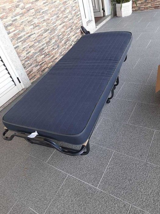 Cama dobrável (Divã)