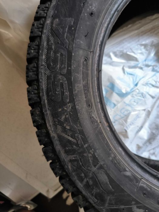 Зимова резина 195/65/15 Lassa iceways 2 4 шт 19 рік