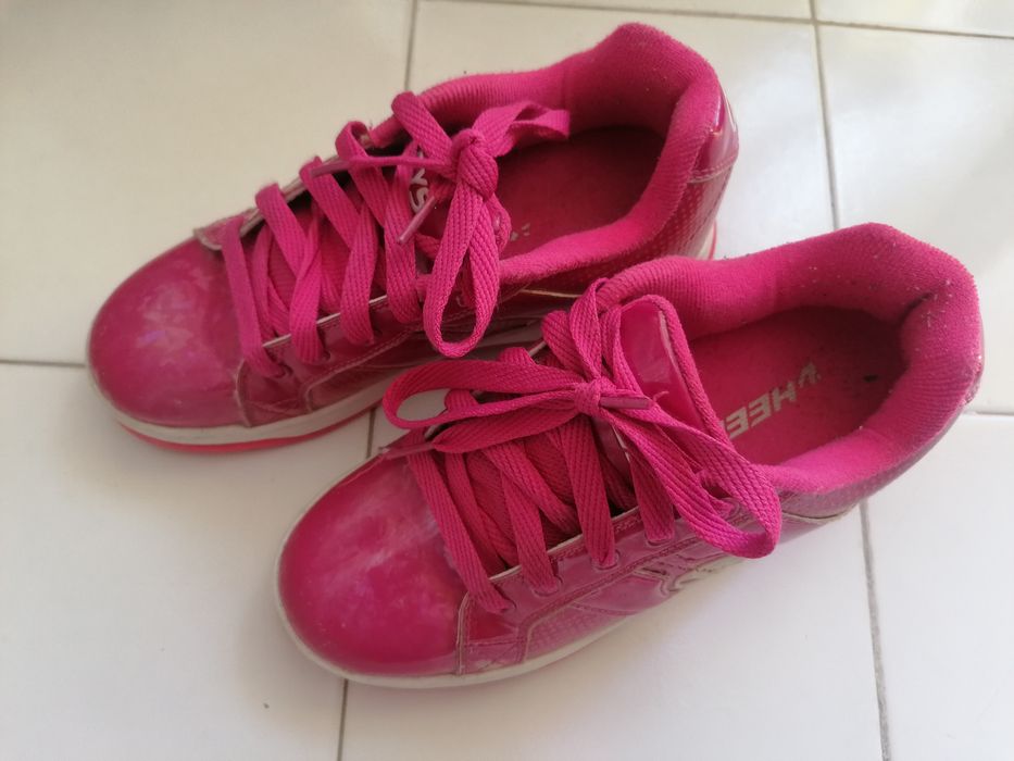 Ténis 36.5 com rodinhas marca Heelys