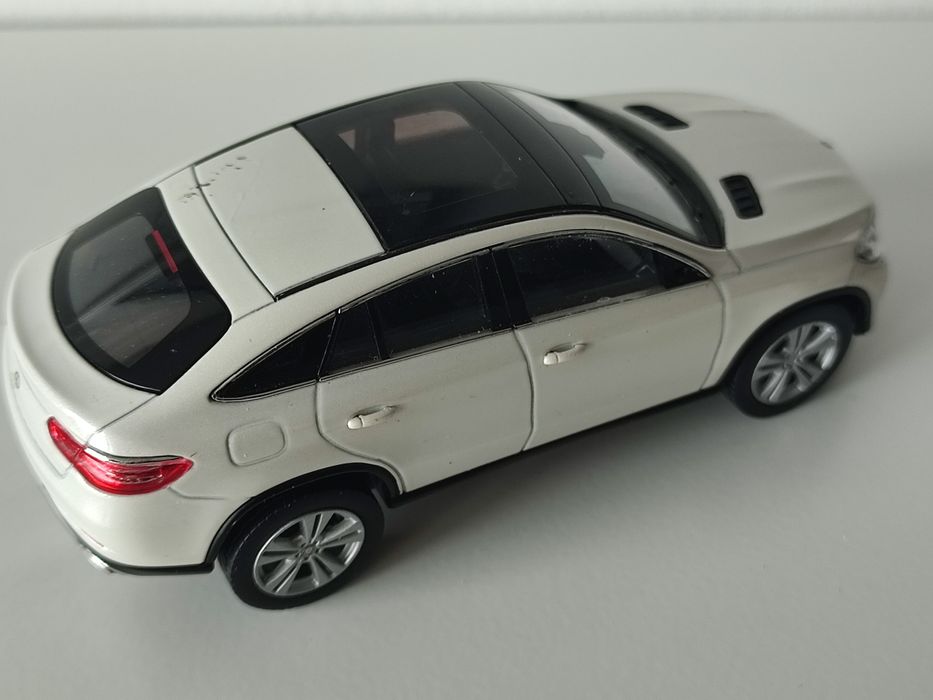 Mercedes-Benz Gle Coupe 2015 White  - Norev  1:43