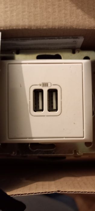 USB розетка Legrand