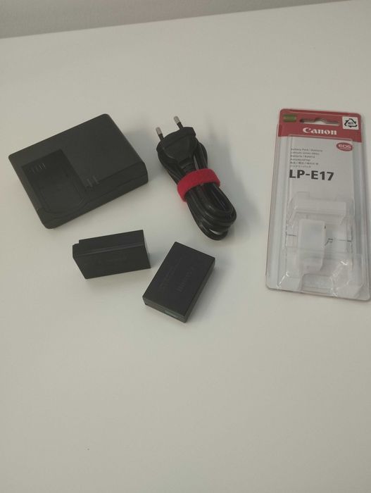 Canon EOS 77D EF-S 18–135mm IS USM Kit, com acessórios incluídos