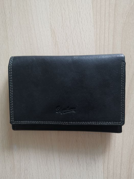 Carteira nova em pele genuína