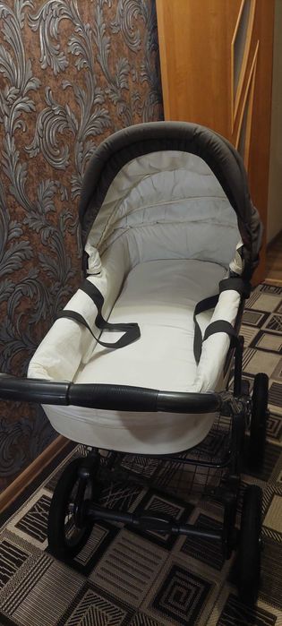 Коляска  з люлькою