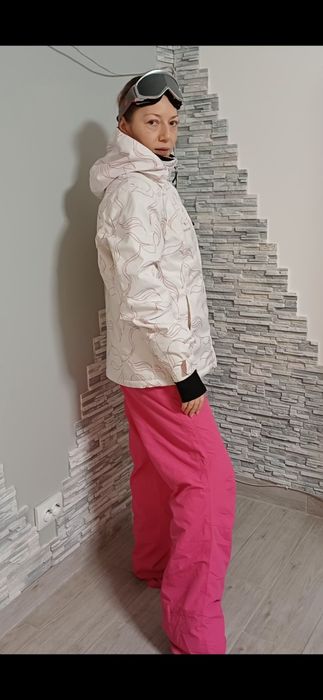 крутий лижний костюм в ідеальному стані