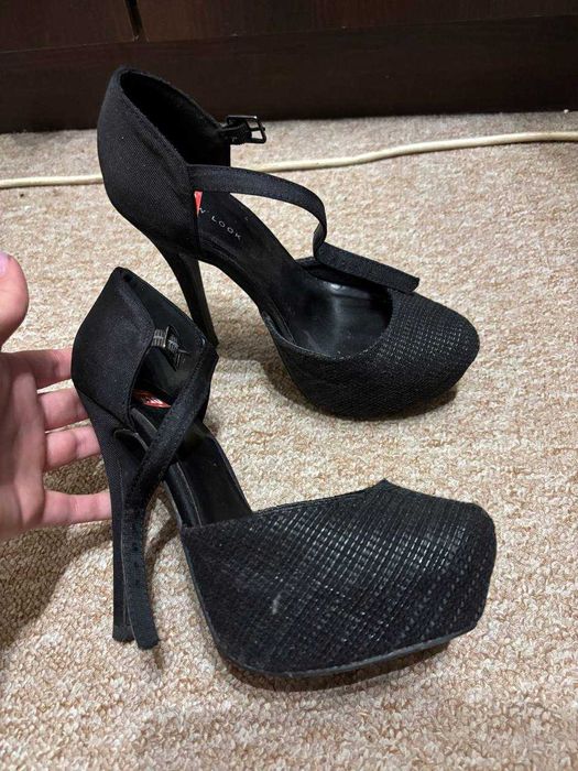 Продам женские туфли