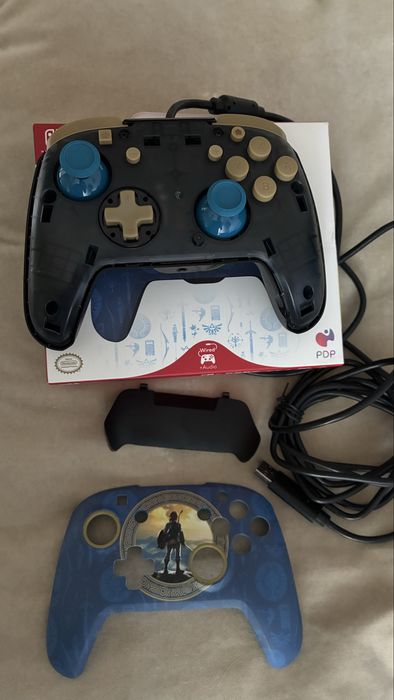 Comando Nintendo Switch - Edição Zelda Hyrule Blue (Sem Uso / Como Novo)