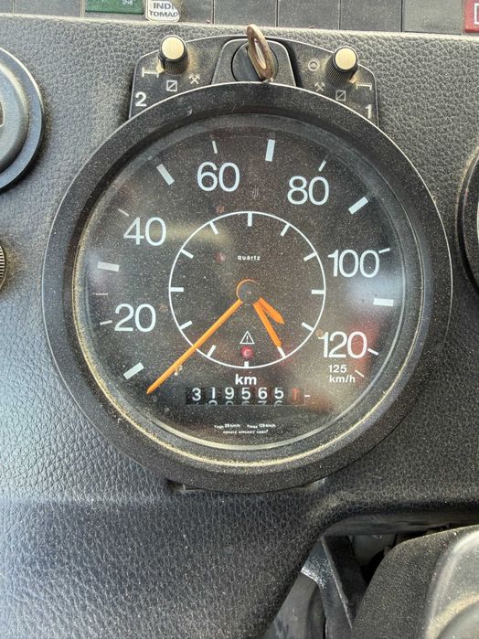Auto-tanque Mercedes 1622