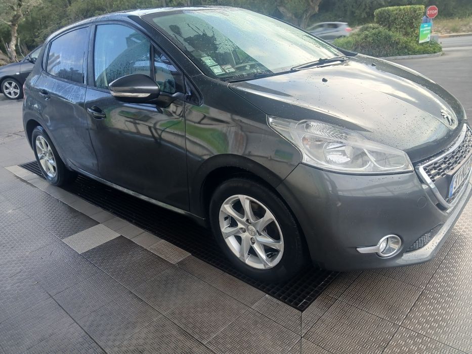 Peugeot 208 — fotografia 2