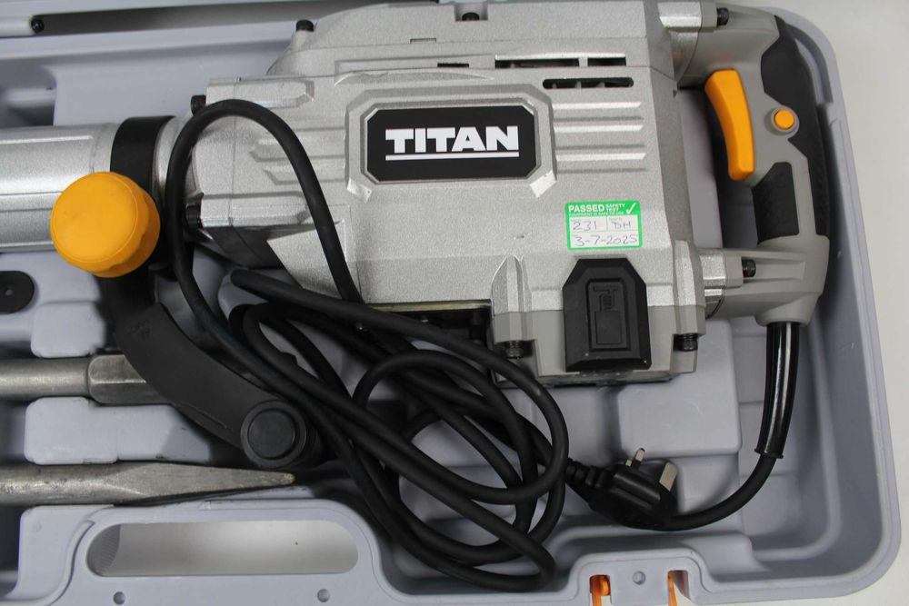 Sprzedam młot wyburzeniowy Titan. 1700W