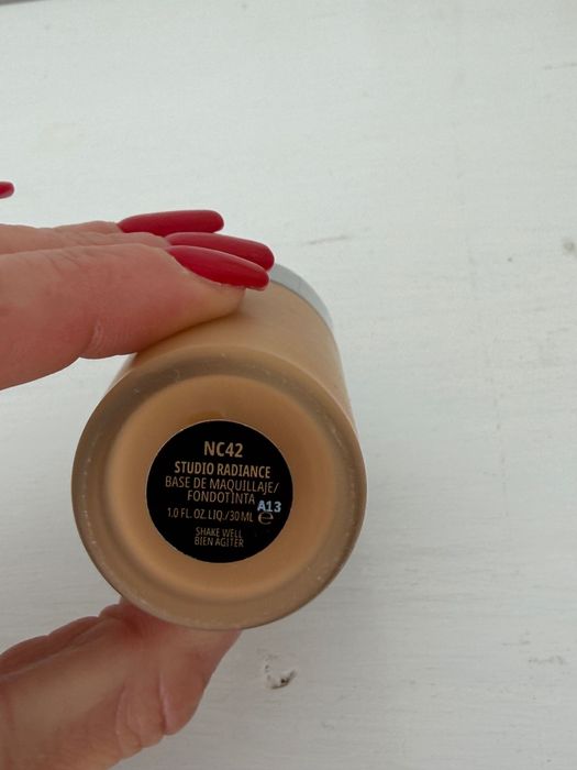 Fluid MAC podkład studio Radiance nr NC42 nowy