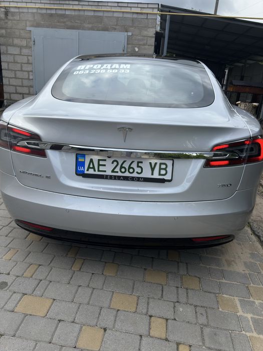 Продам Tesla S 2017