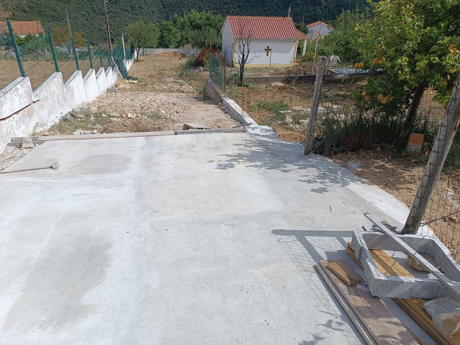 Remodelação e limpeza e impermeabilização de caleiras e limpeza de algerozes