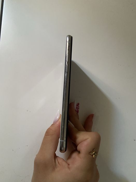 Iphone X ( 10 ) , branco
