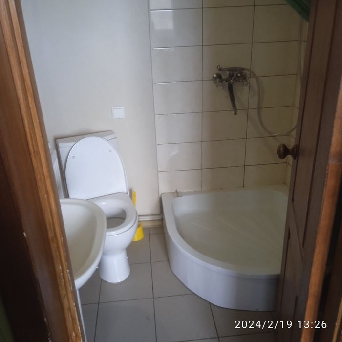 Баня в Чугуеве около реки.