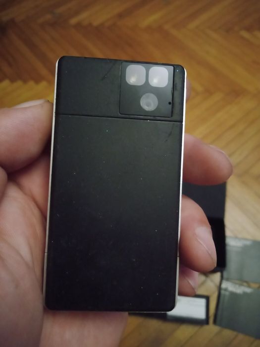 Эксклюзивный мобильный телефон PORSCHE DESIGN P9521