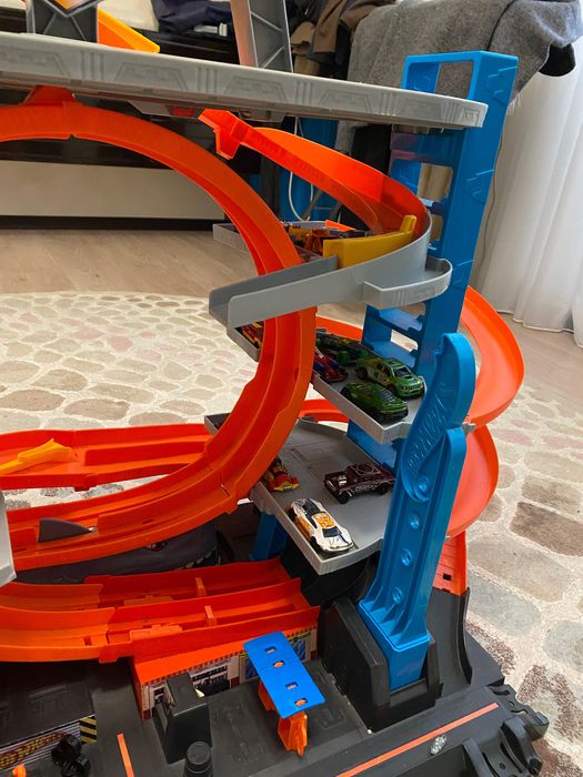 Трек Хот вілс Hot Wheels City Ultimate Garage