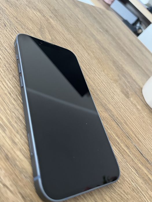Iphone 14 niebieski