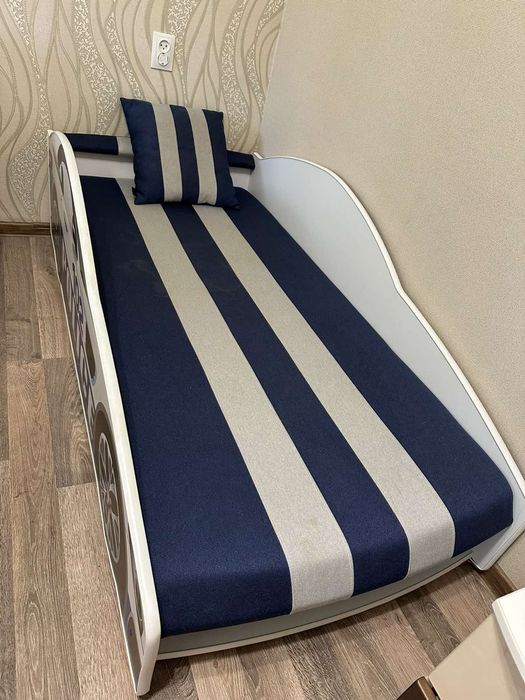 Дитяча кровать з коробом