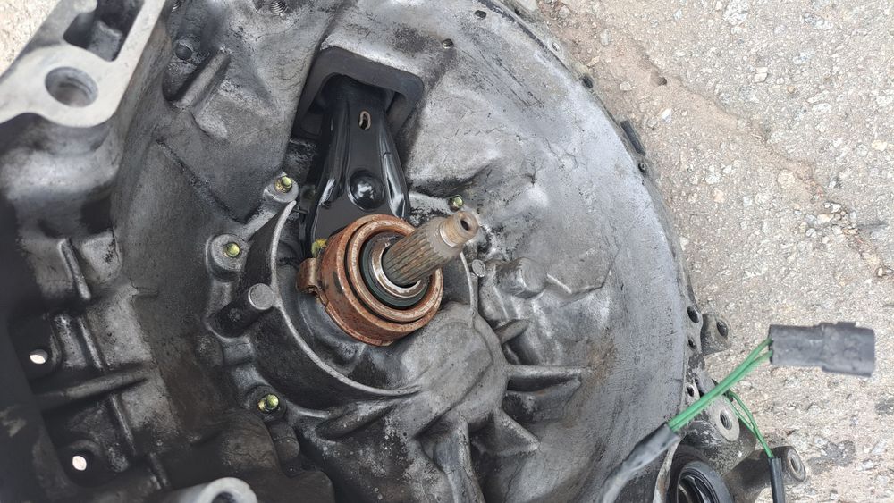 Коробка передач мазда 2.0 дизель mazda ditd 323 MPV Premacy 626 rf2a