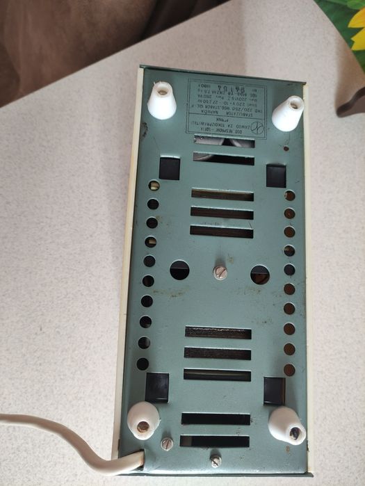 Regulator stabilizator napięcia 220 volt PRL typu UNITRA