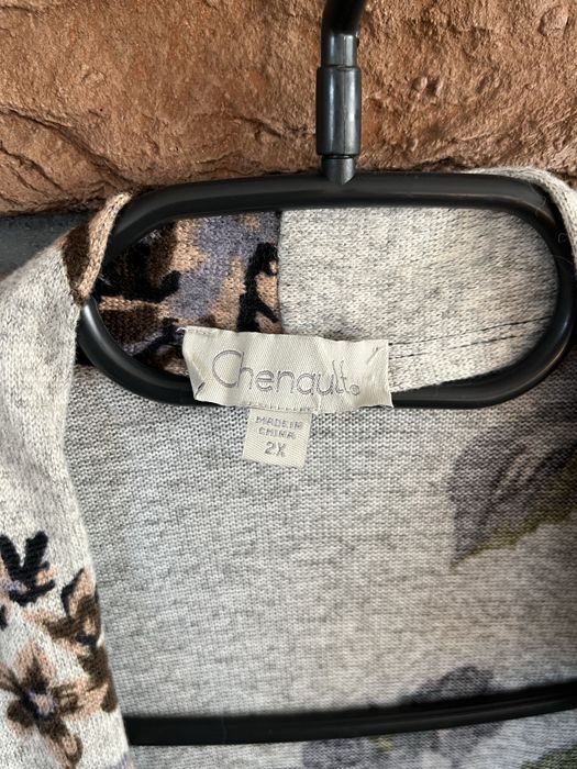 Narzutka kardigan w kwiaty z koronką