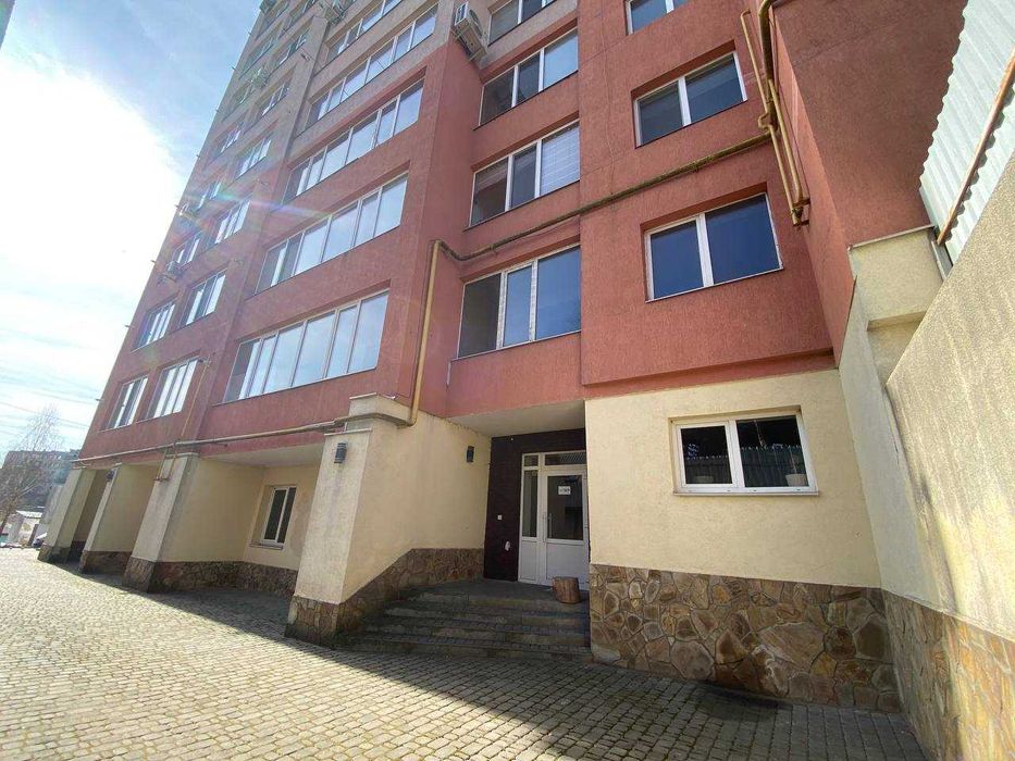 Продаж комерційних площ поруч з ЖК "Яровиця"!