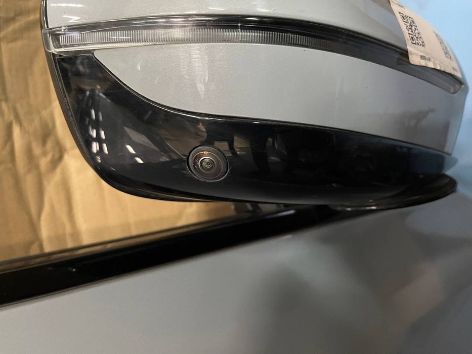 Дзеркало BMW I4 G26 в кольорі C4W 9 PIN