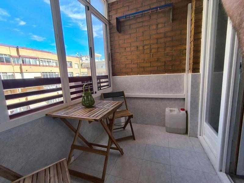 Studio po remoncie, balkon, baseny – Torrevieja