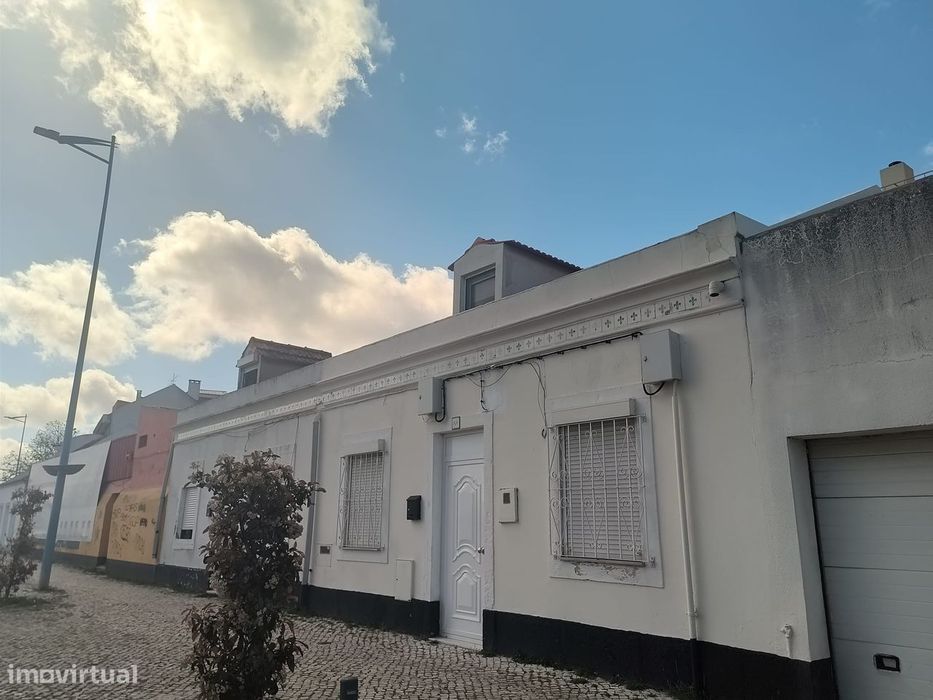 Arrenda-se andar de moradia