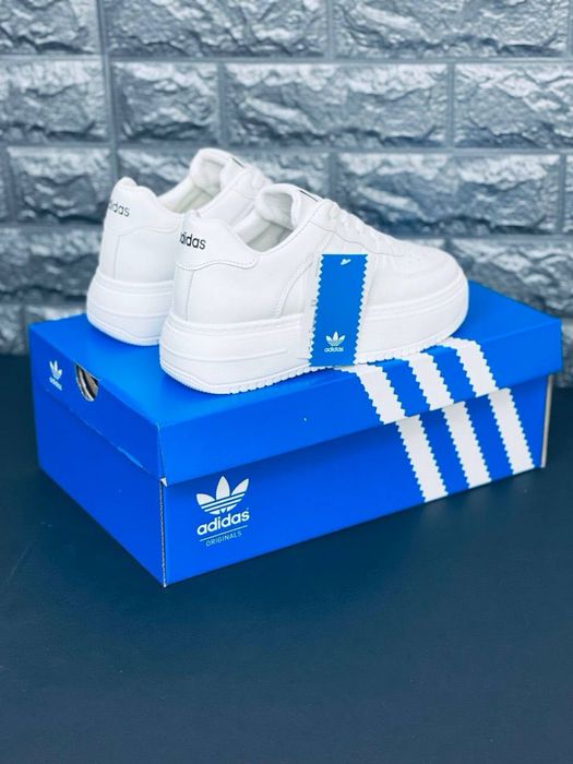 Новые кроссовки Adidas/ кожаные кросовки адидас/женские adidas белые