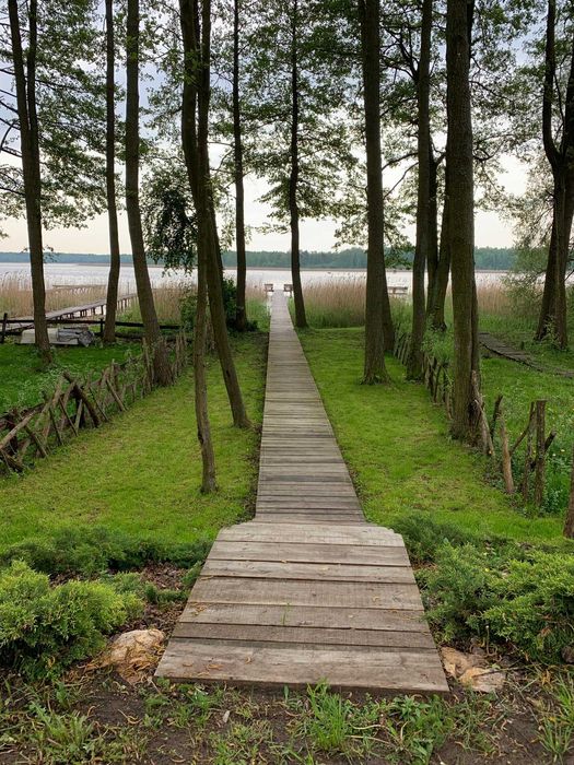 Domek nad jeziorem Białoławki pomost łódka