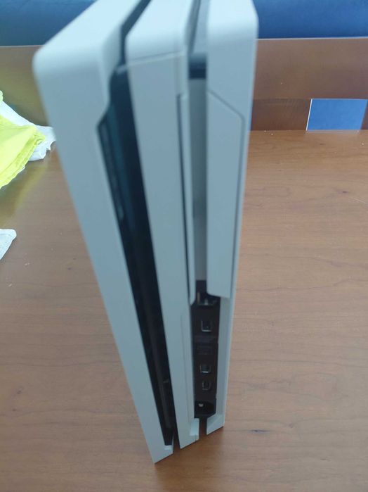 Vendo consola PS4 1T 4K