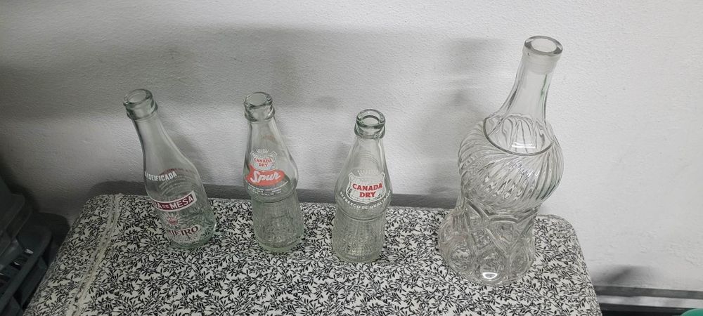 Garrafas de vidro antigas