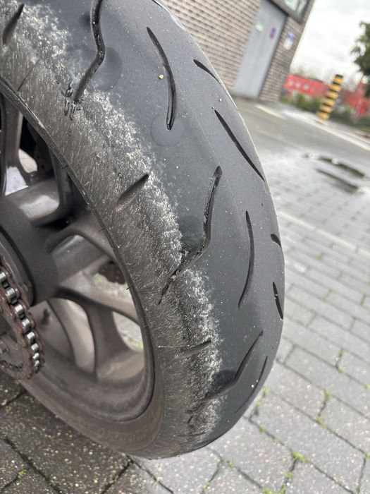 Mota Hyosung Desportiva 250cc + acessórios