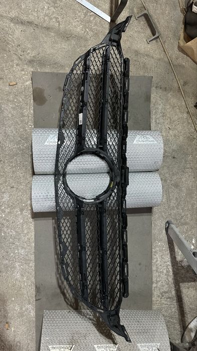 Grelha Mercedes Class C