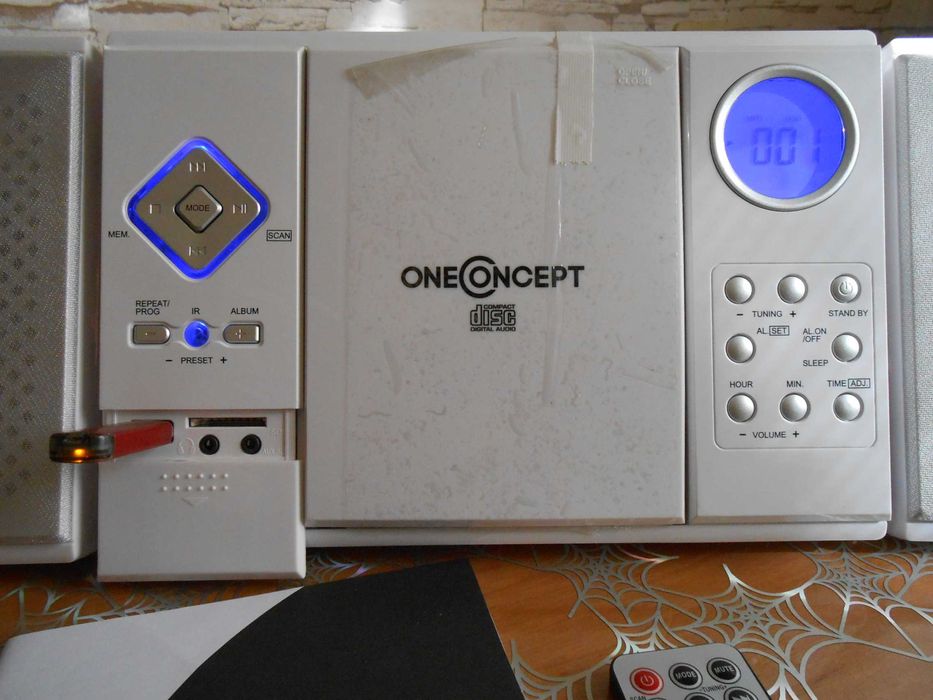 Продам Мини музыкальный центр OneConcept MG3-V12-WH (FM USB SD)