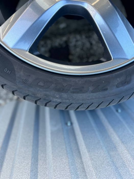 Шини Pirelli різно широкий комплект 255/40R18-285/35R18 P Zero