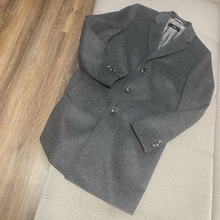 Чоловіче сіре вовняне пальто boss